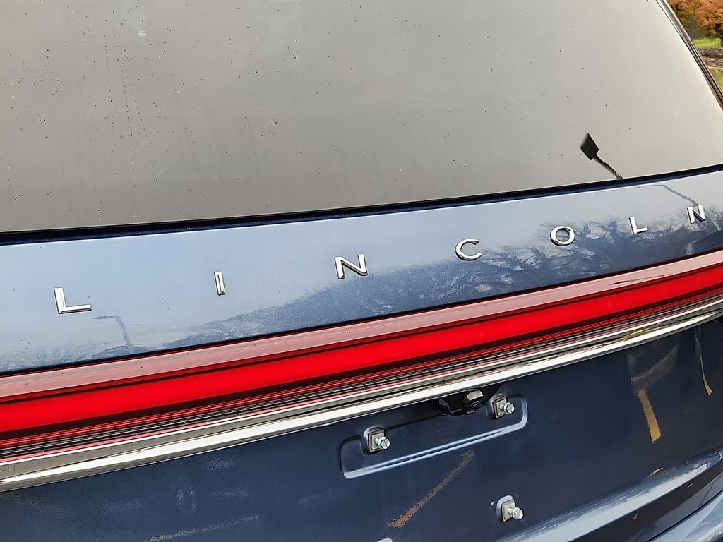 Thumbnail: 2020 Lincoln Aviator - 30