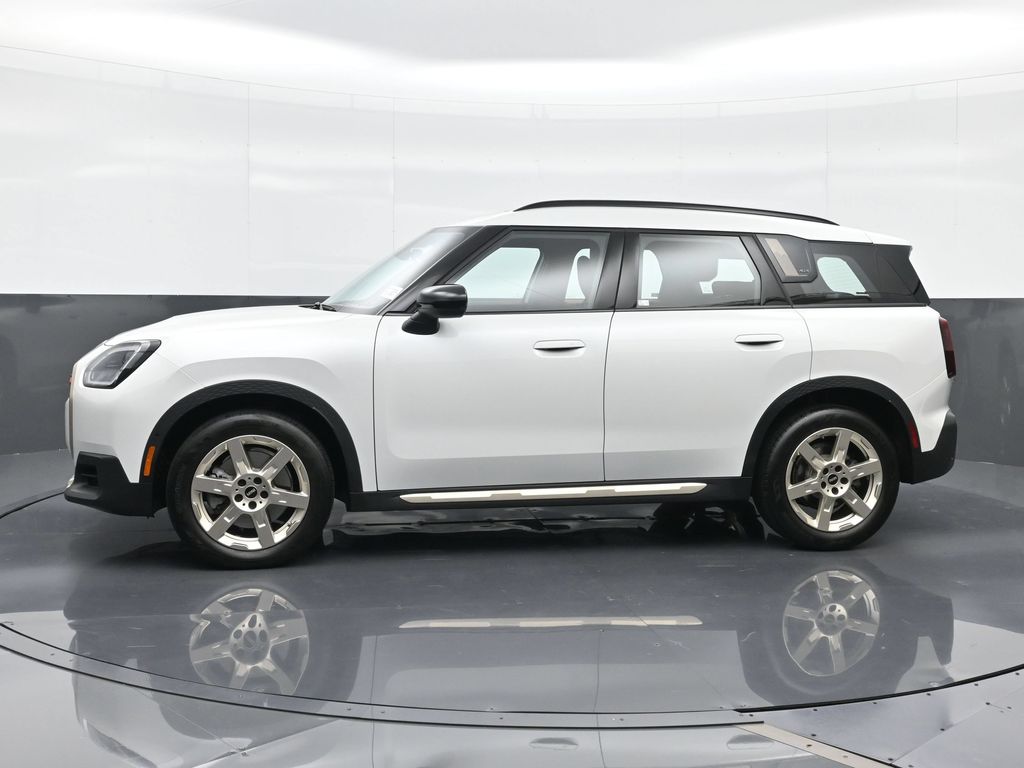 Certified Used 2025 White MINI Signature Plus image 5