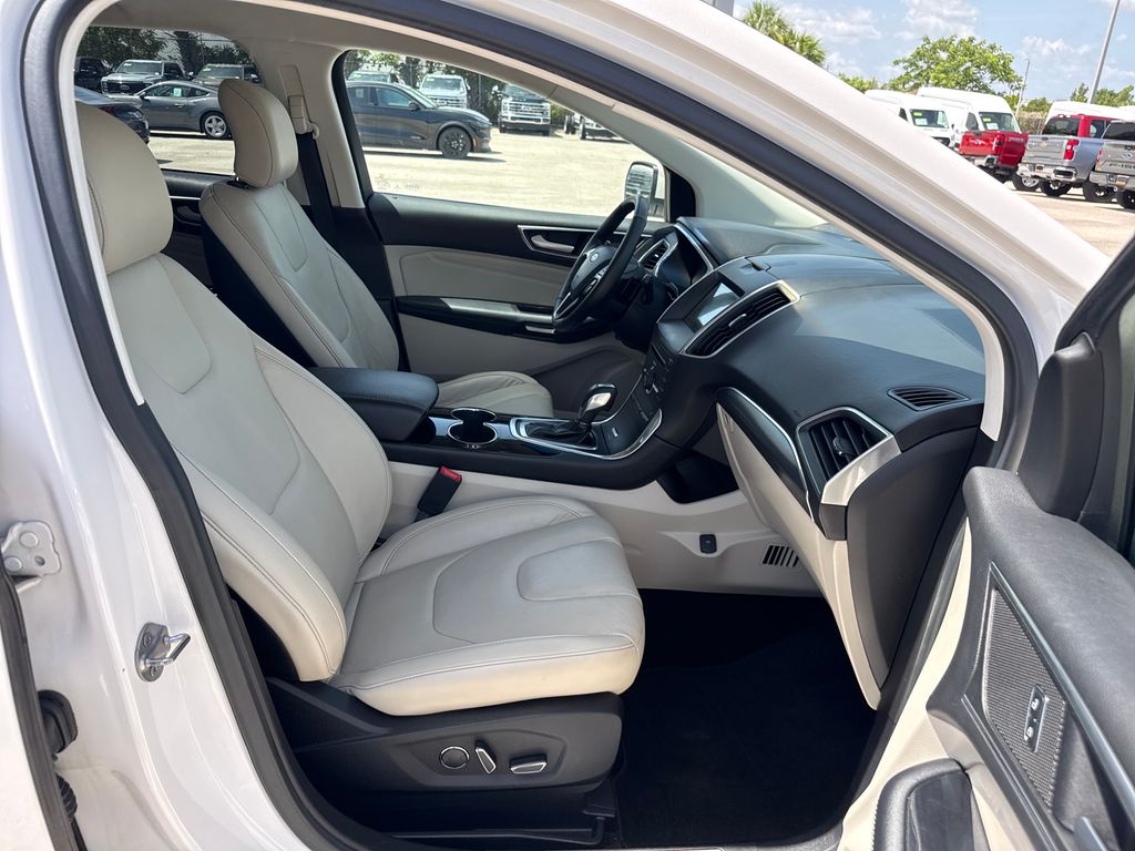 Used 2016 White Ford Titanium image 26