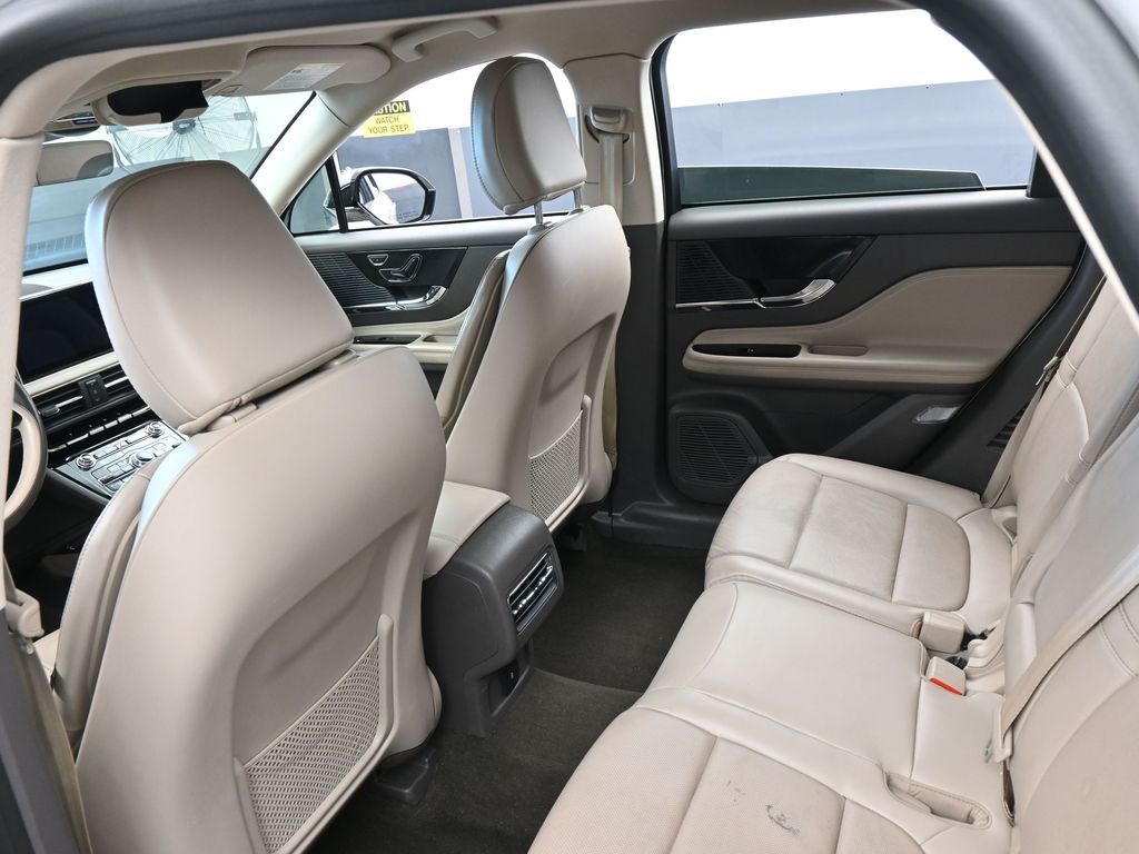 Used 2022 Pristine White Metallic Tri-Coat Lincoln Reserve image 40