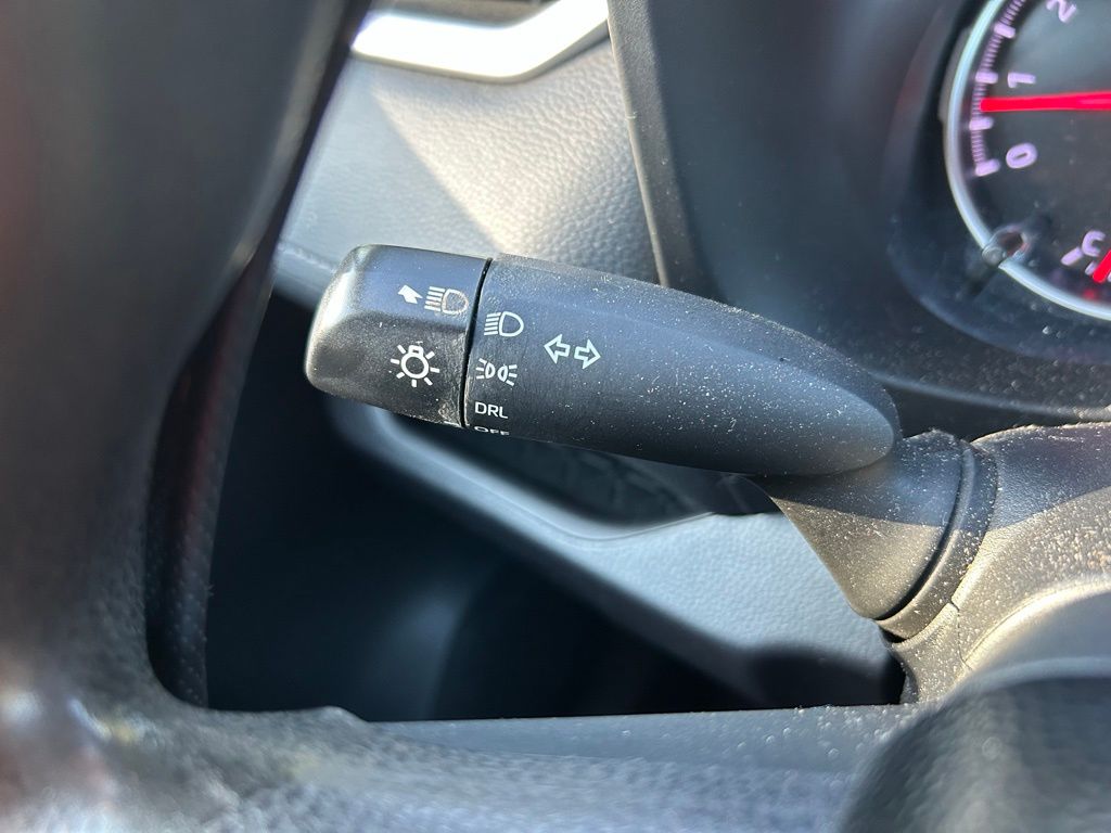 Thumbnail: 2021 Toyota RAV4 - 21