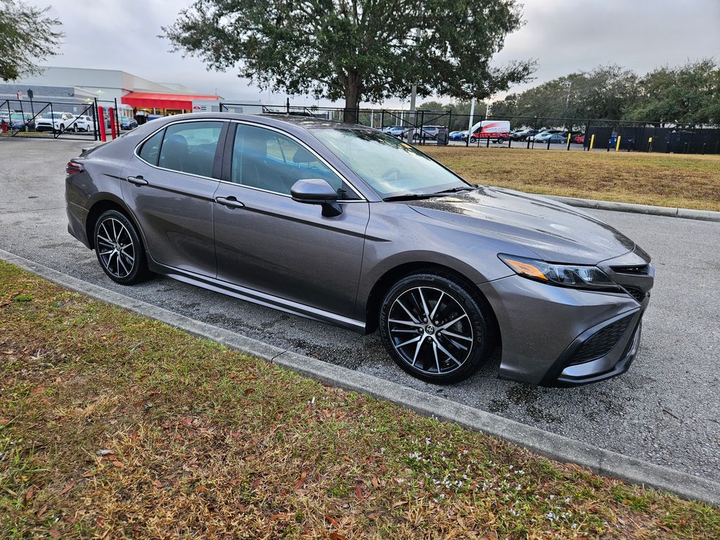 2021 Toyota Camry SE 7