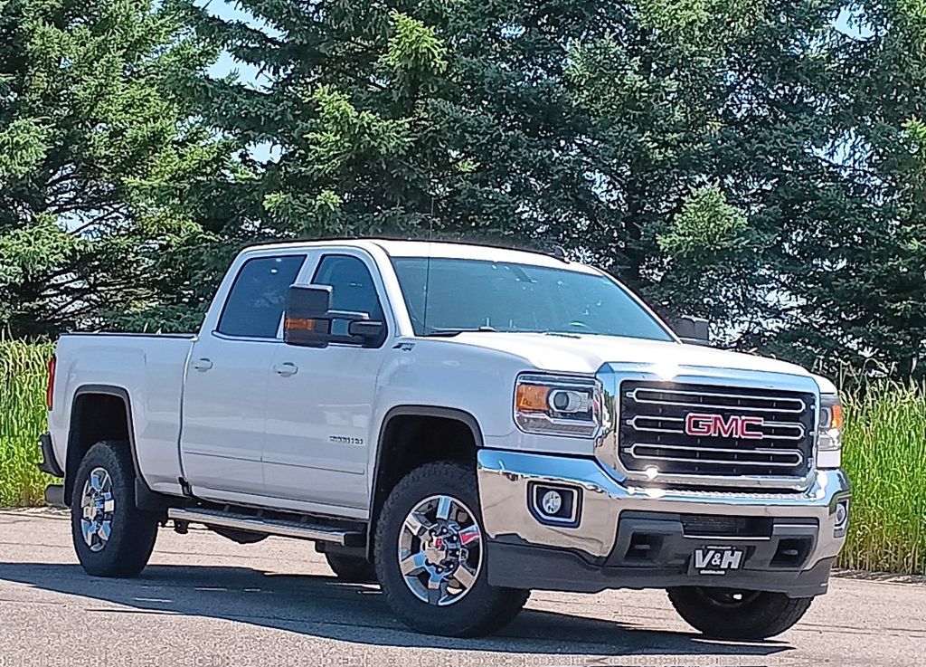 Summit White 2016 GMC Sierra 2500HD Pickup Truck Four-Wheel Drive 6-Speed Automatic