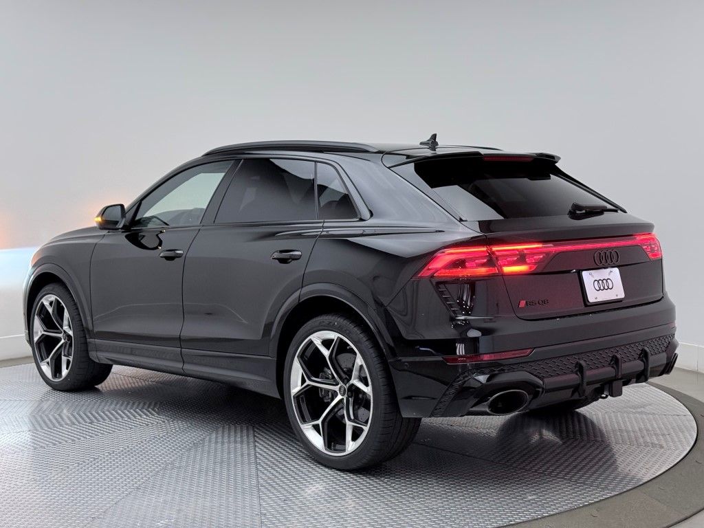 Thumbnail: 2026 Audi RS Q8 - 10