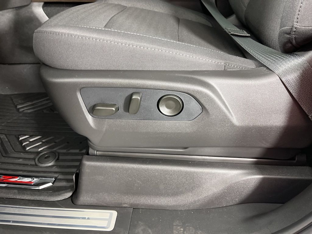 Thumbnail: 2026 Chevrolet Silverado 2500 - 28