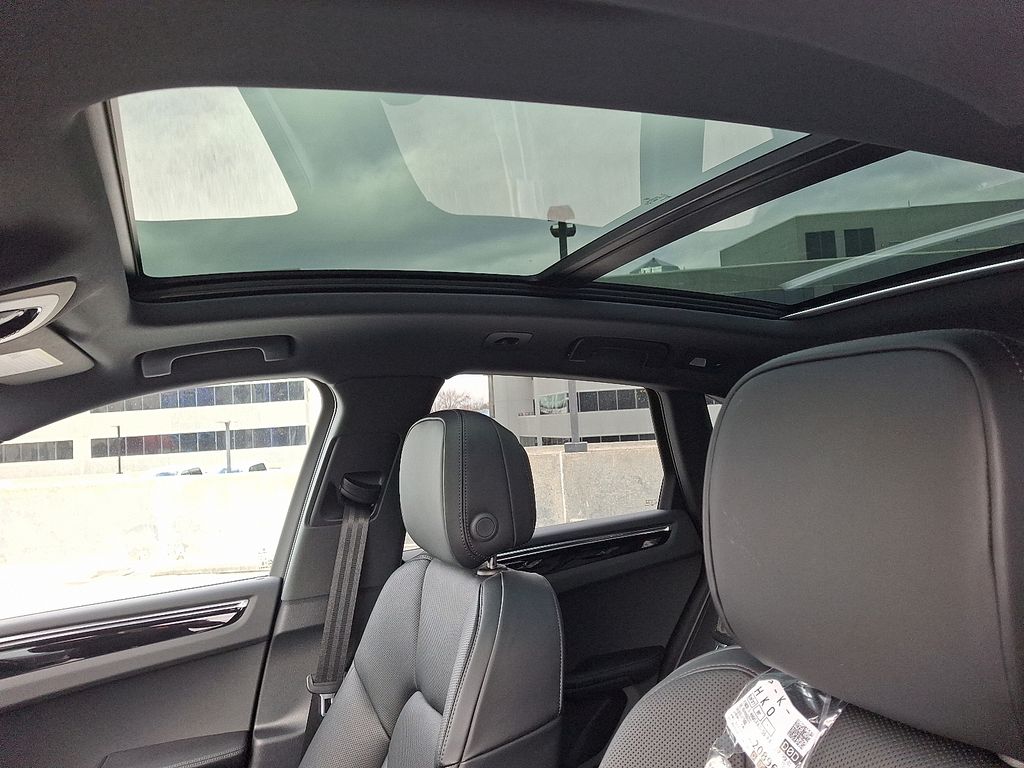 Thumbnail: 2026 Porsche Macan - 16