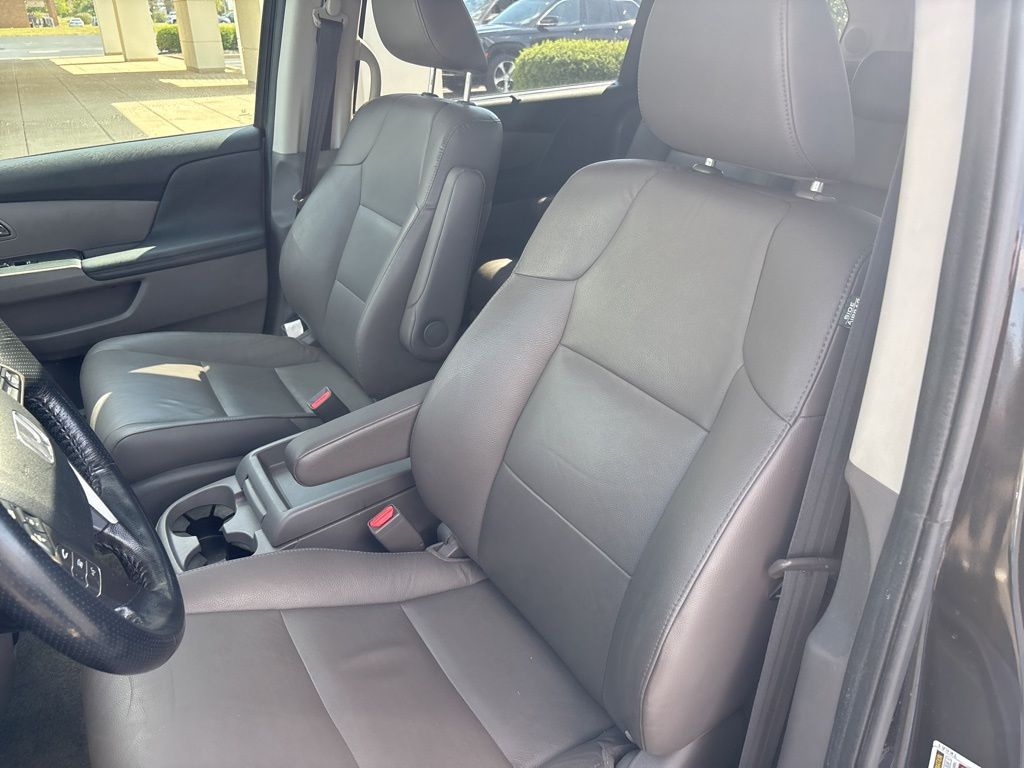 2015 Honda Odyssey Touring Elite photo 34