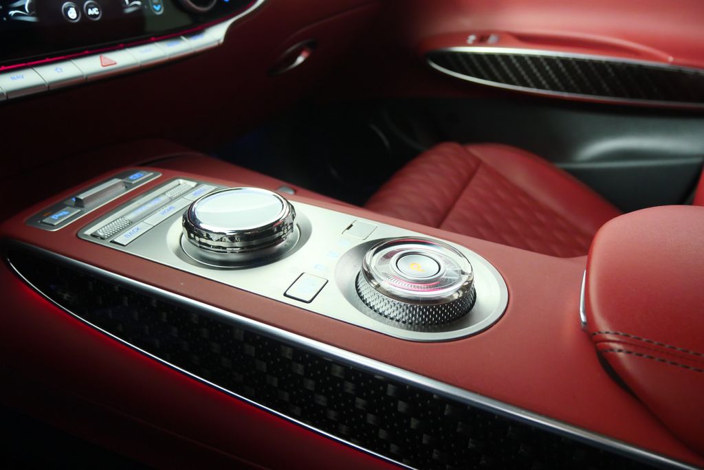 Thumbnail: 2024 Genesis GV70 - 27