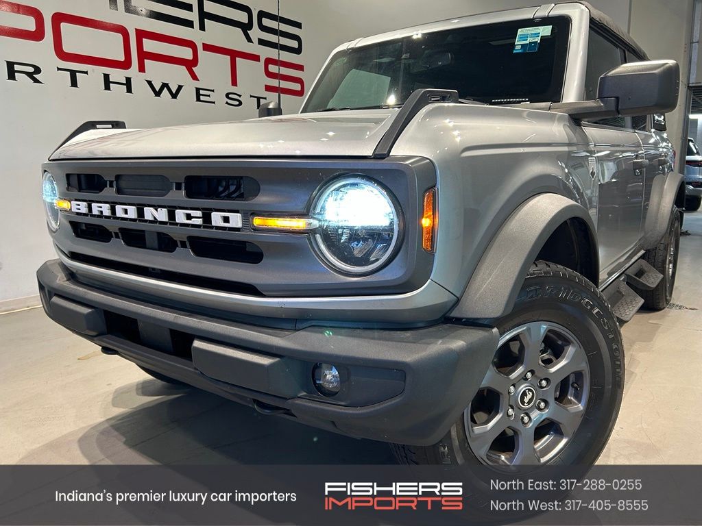 Iconic Silver Metallic 2023 Ford Bronco SUV / Crossover Four-Wheel Drive Automatic