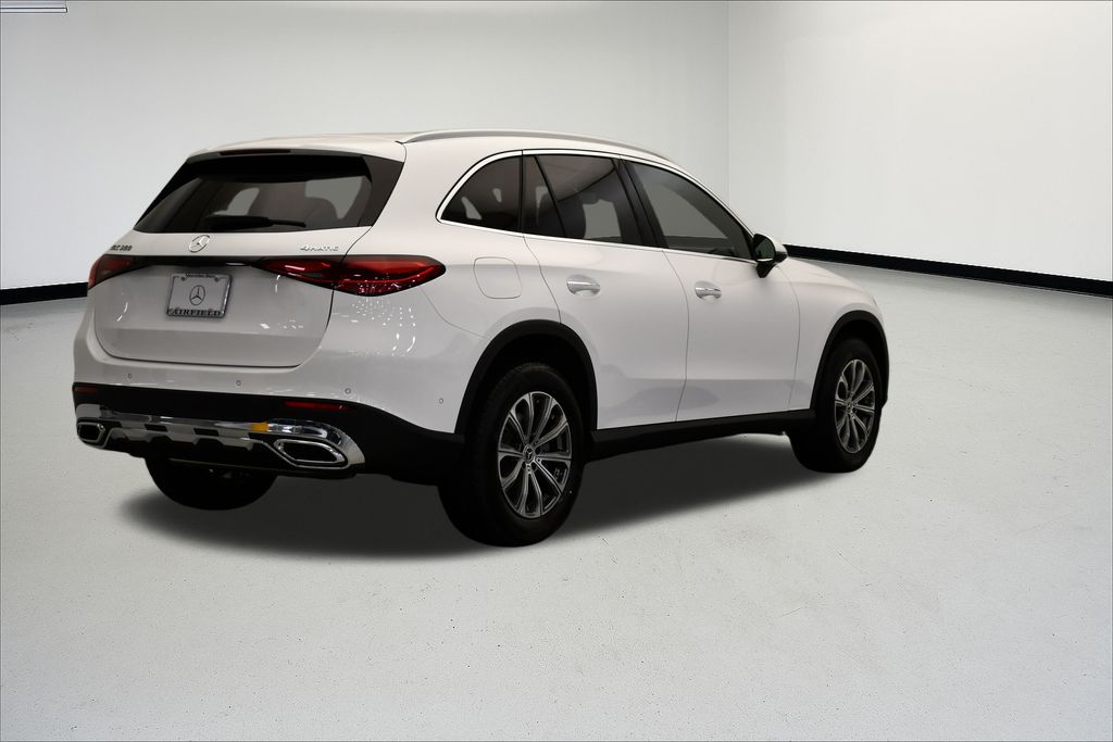 Thumbnail: 2026 Mercedes-Benz GLC - 5