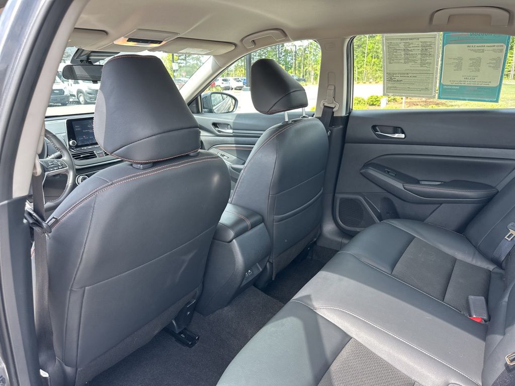 2022 Gun Metallic Nissan Altima 2.5 SR FWD Sedan