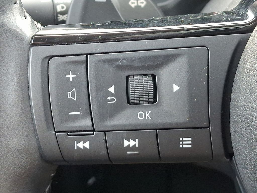 Thumbnail: 2022 Nissan Rogue - 22