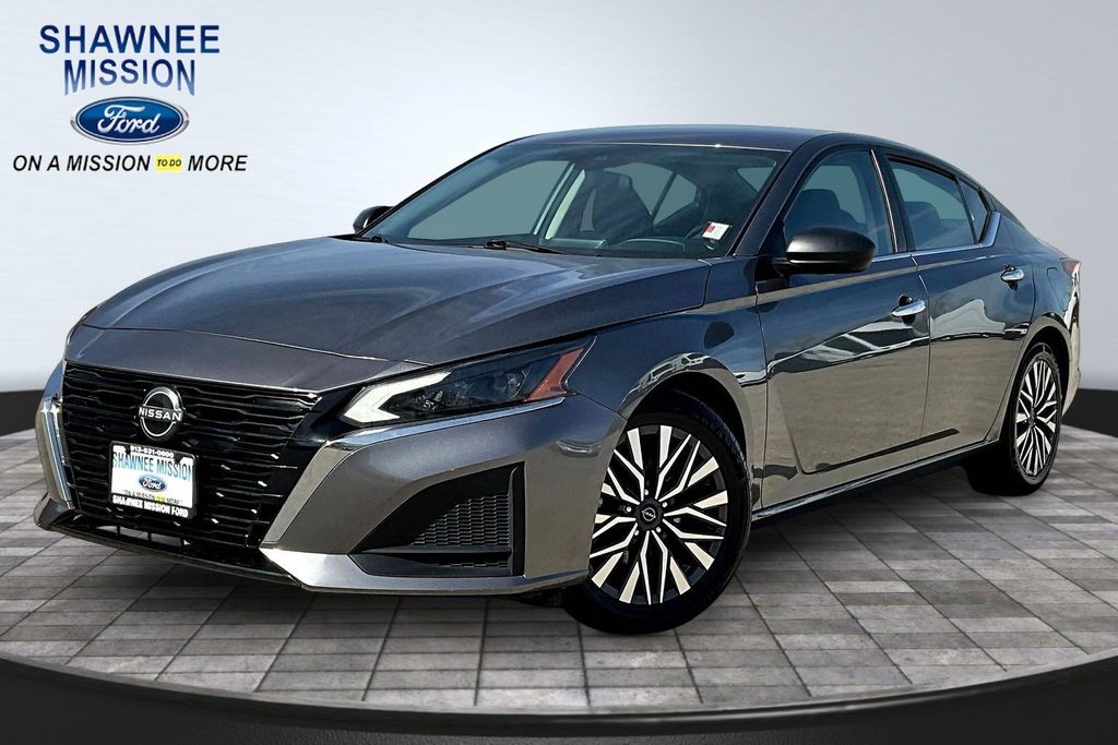 Gray (Gun Metallic) 2024 Nissan Altima 2.5 SV FWD Sedan Front-Wheel Drive Continuously Variable Transmission