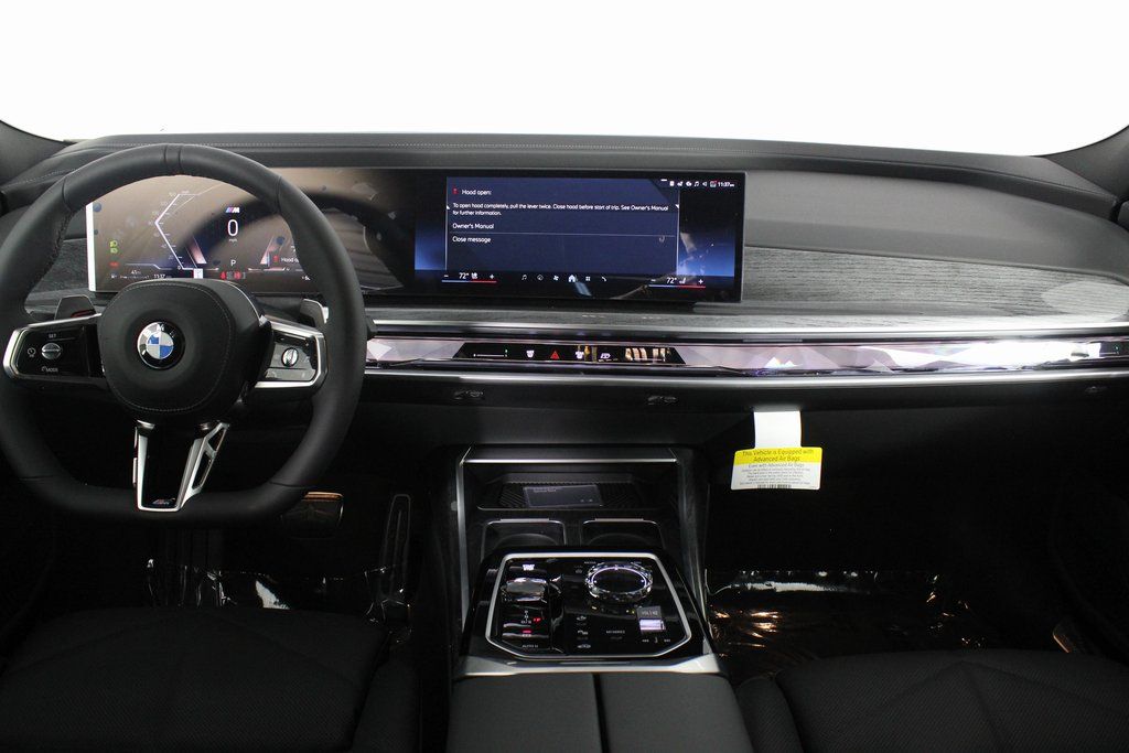 Thumbnail: 2026 BMW 7 Series - 4