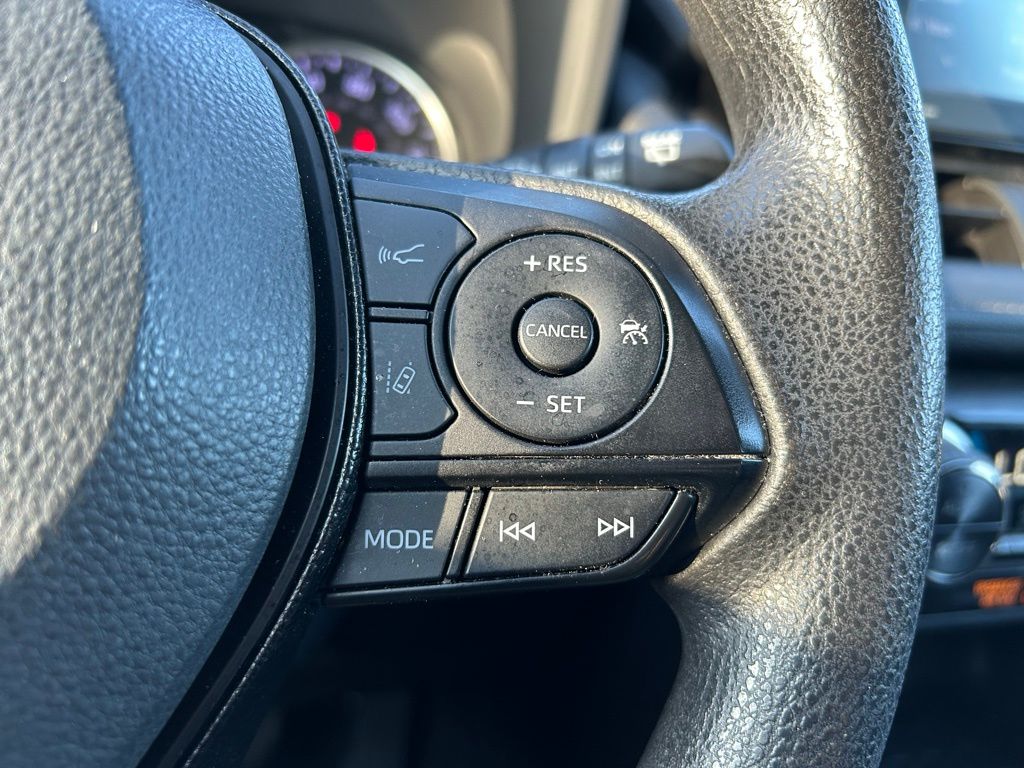 Thumbnail: 2021 Toyota RAV4 - 19