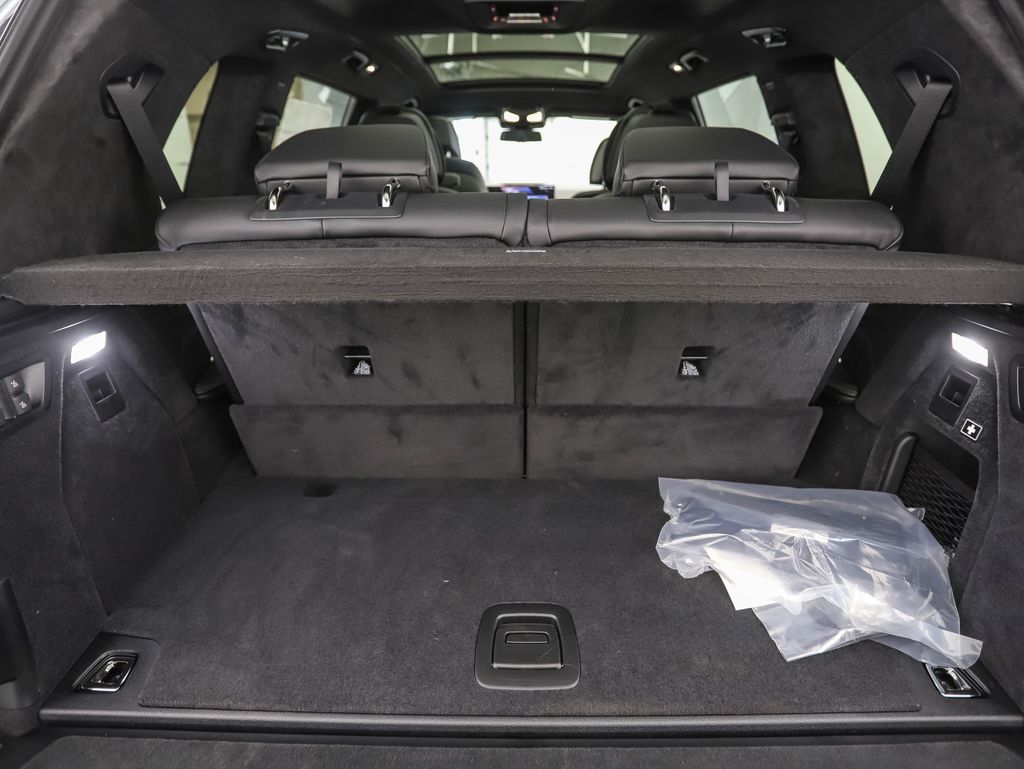 Thumbnail: 2026 BMW X7 - 25