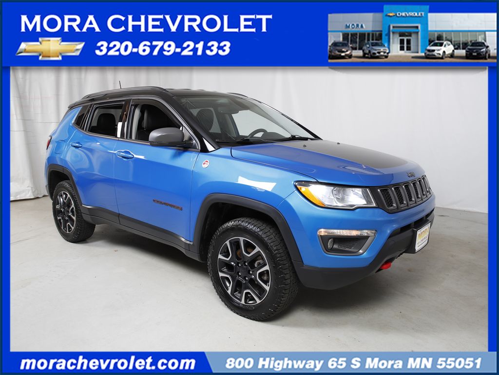 Laser Blue Pearlcoat 2018 Jeep Compass SUV / Crossover Four-Wheel Drive 9-Speed Automatic