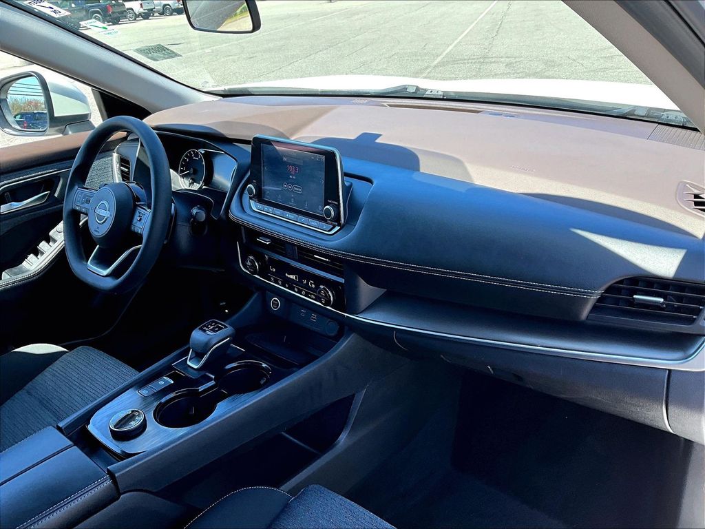 2023 Nissan Rogue — photo 14