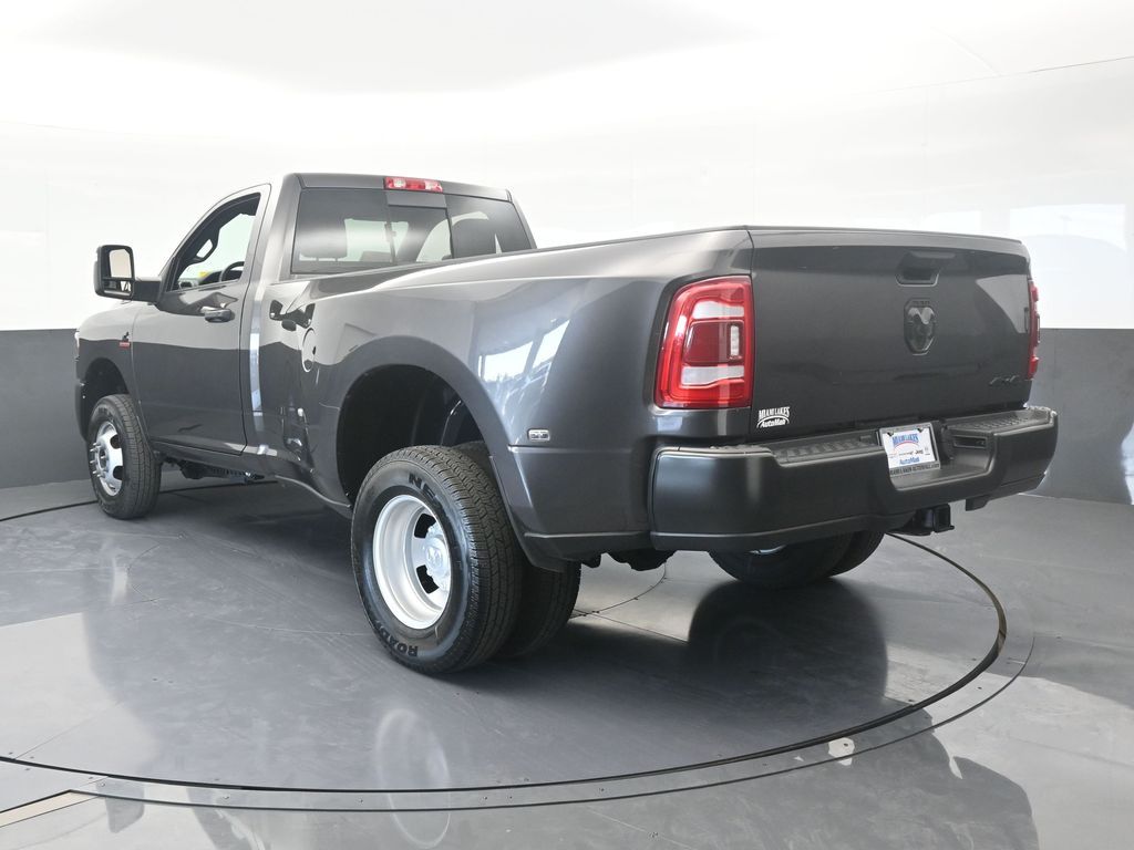Used 2024 Granite Crystal Metallic Clearcoat Ram Tradesman image 4