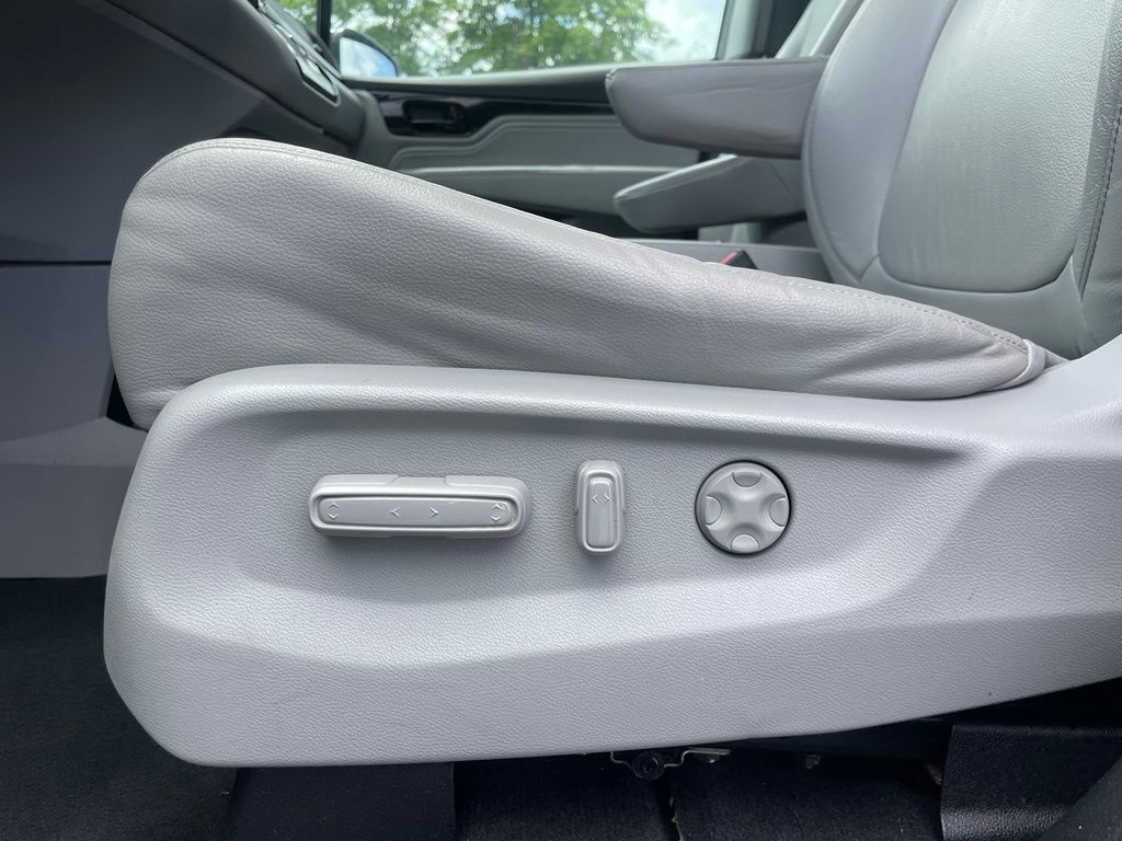 Thumbnail: 2023 Honda Odyssey - 24