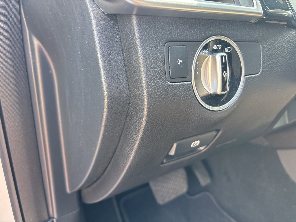Thumbnail: 2016 Mercedes-Benz GL-Class - 14