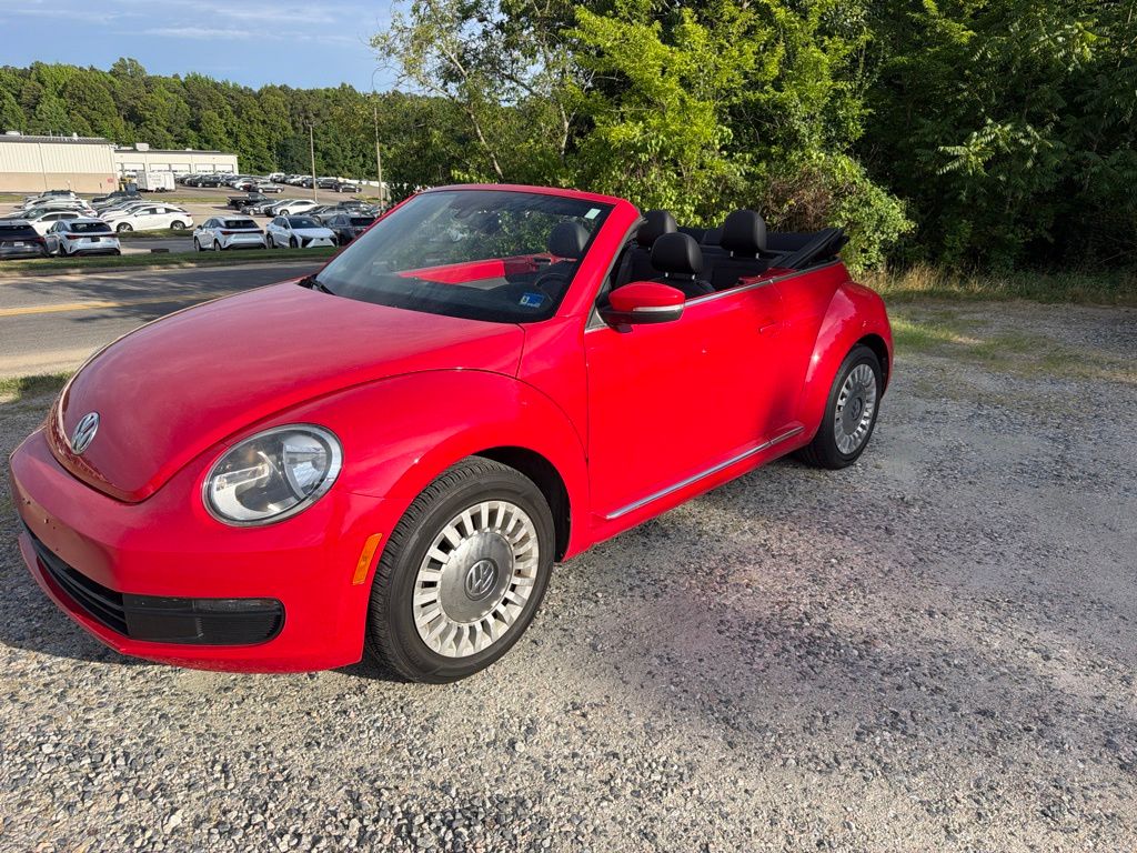 Tornado Red/Black Roof 2016 Volkswagen Beetle 1.8T SE Convertible Convertible Front-Wheel Drive 6-Speed Automatic