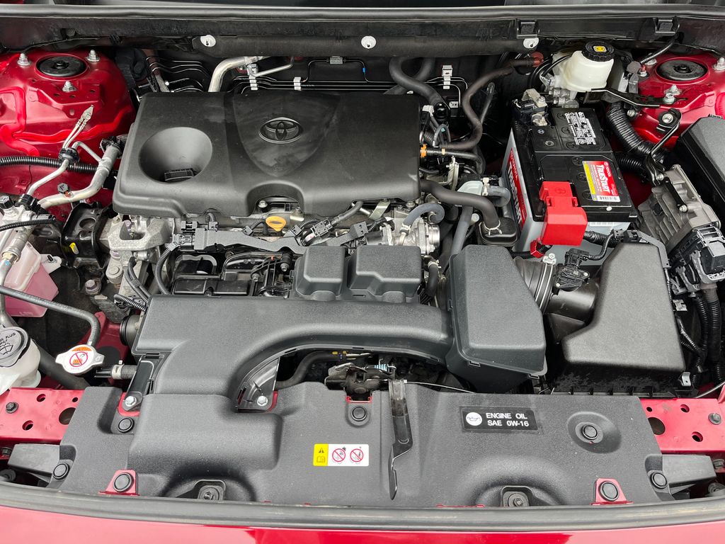 2022 Toyota RAV4 XLE photo