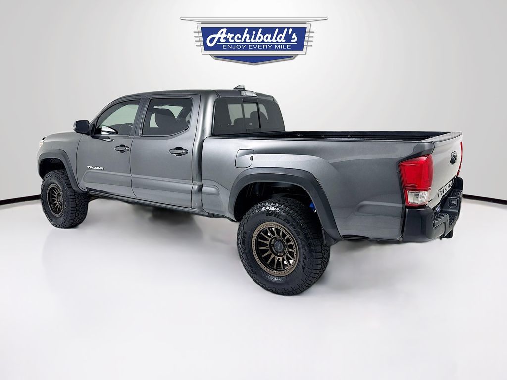 2017 Toyota Tacoma TRD Off-Road photo