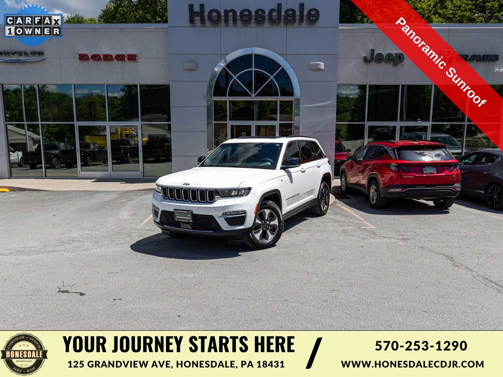 Bright White Clearcoat 2024 Jeep Grand Cherokee 4xe SUV / Crossover Four-Wheel Drive 8-Speed Automatic