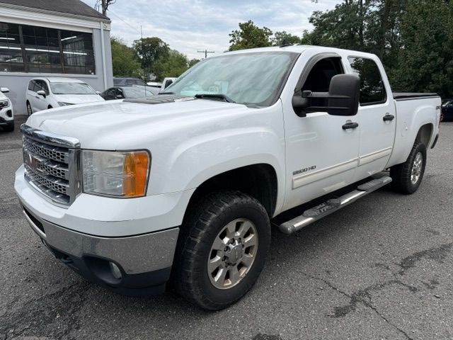 Summit White 2014 GMC Sierra 2500HD Pickup Truck Four-Wheel Drive 6-Speed Automatic