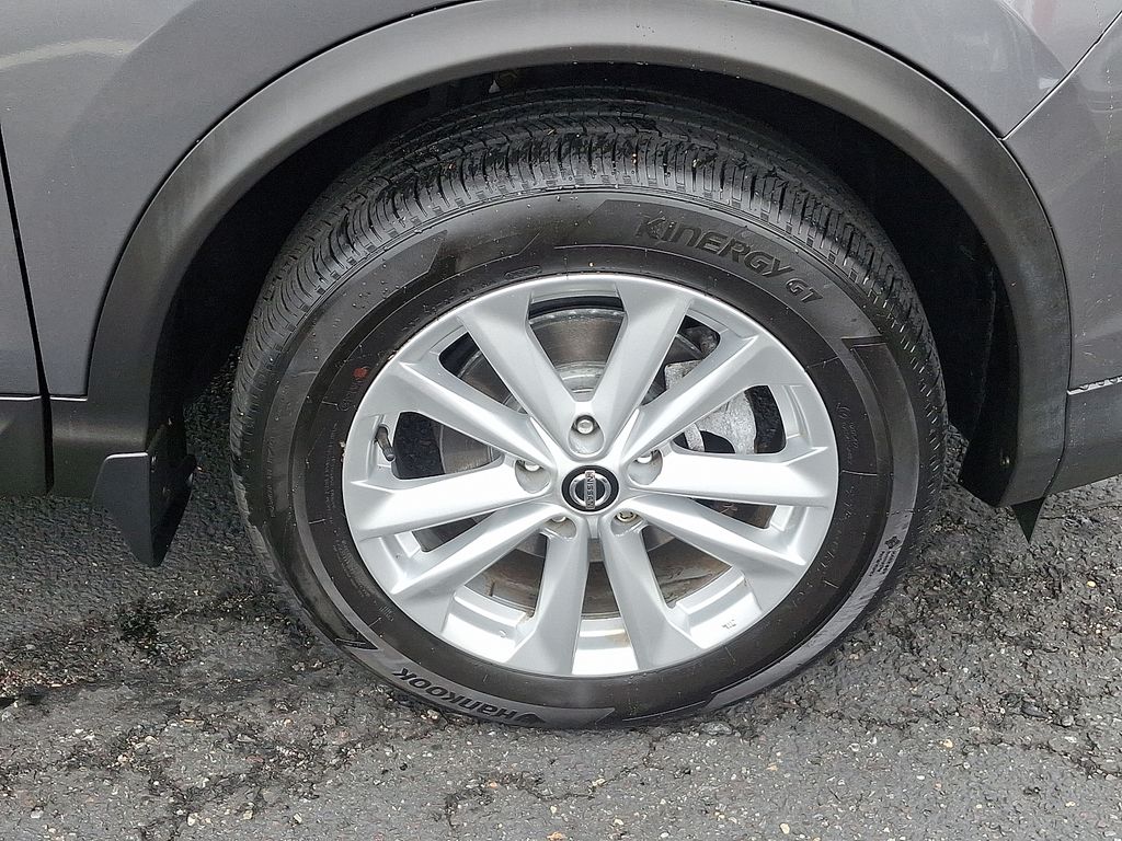 Thumbnail: 2019 Nissan Rogue Sport - 8