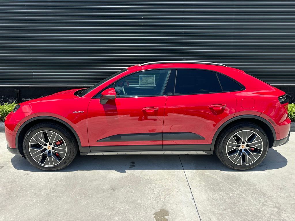 Thumbnail: 2026 Porsche Macan - 2