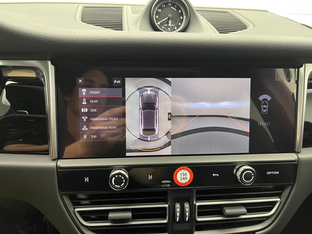 Thumbnail: 2026 Porsche Macan - 18