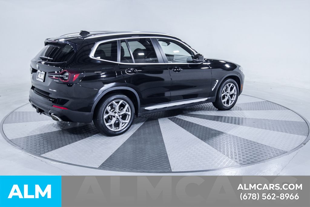 Used 2022 Black BMW sDrive30i image 9