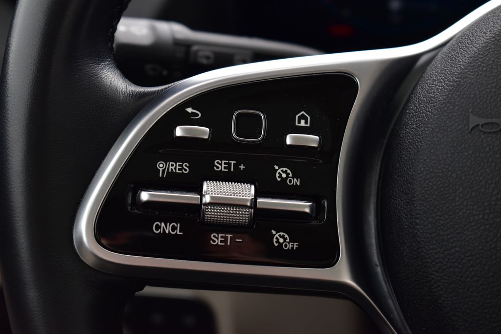 2022 Mercedes-Benz GLA 250 4MATIC 16