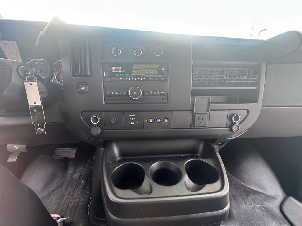 2023 GMC Savana 3500 Work Van 15