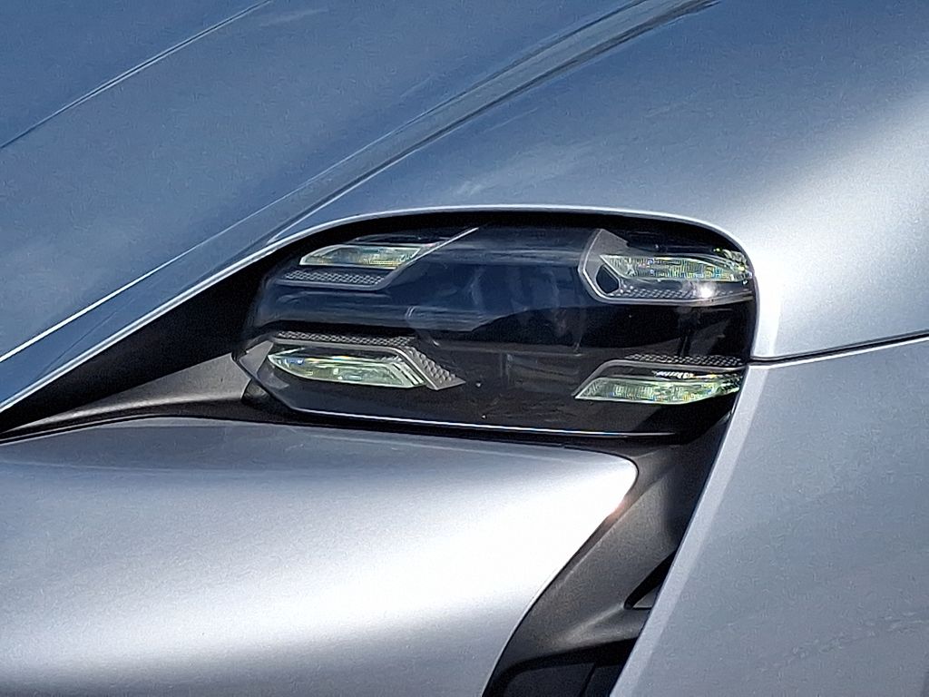 Thumbnail: 2020 Porsche Taycan - 11