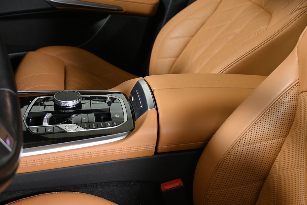 Thumbnail: 2023 BMW X7 - 26