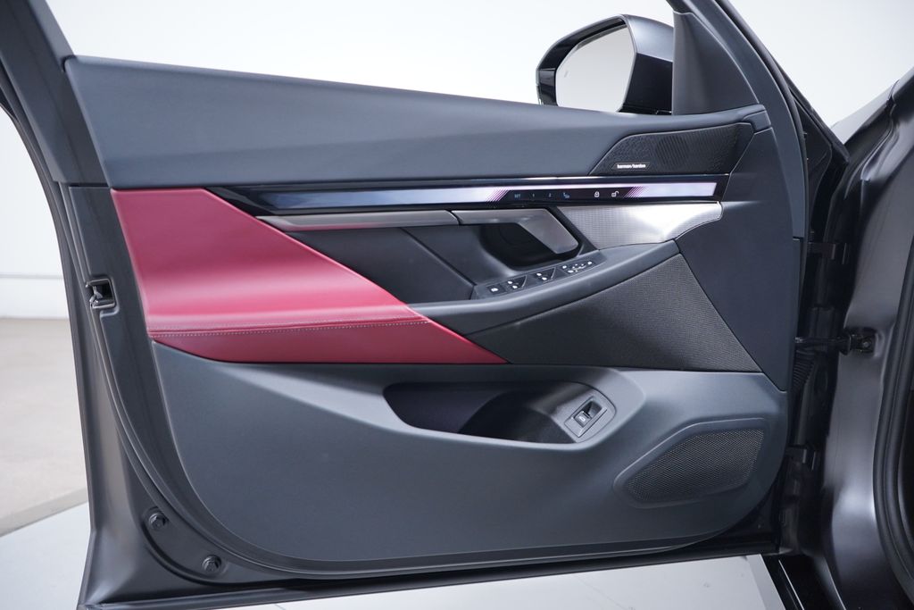 Thumbnail: 2025 BMW i5 - 17