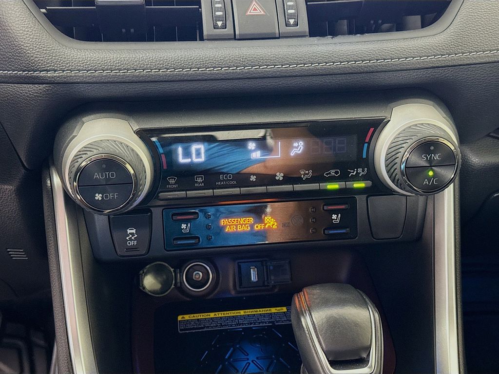 Thumbnail: 2021 Toyota RAV4 - 16