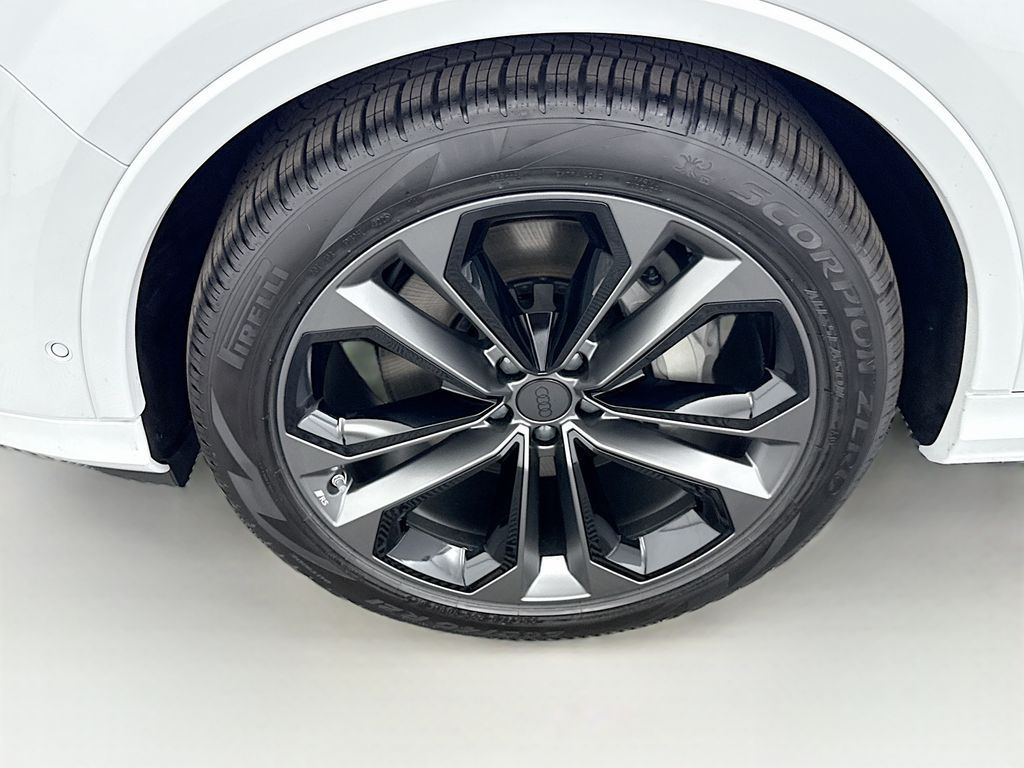 Thumbnail: 2026 Audi Q7 - 29