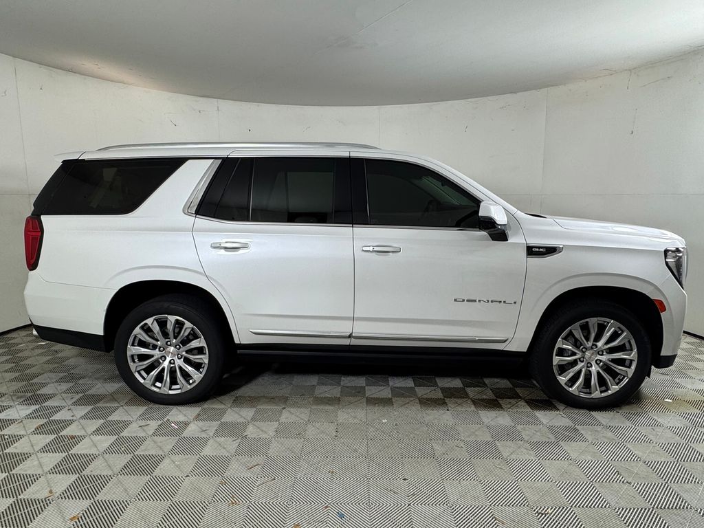 2023 White Frost Tricoat GMC Yukon Denali RWD SUV