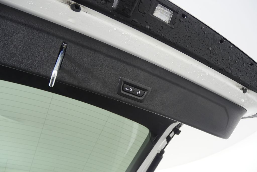 Thumbnail: 2025 BMW X6 - 18