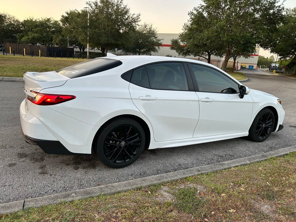 2025 Toyota Camry SE 5