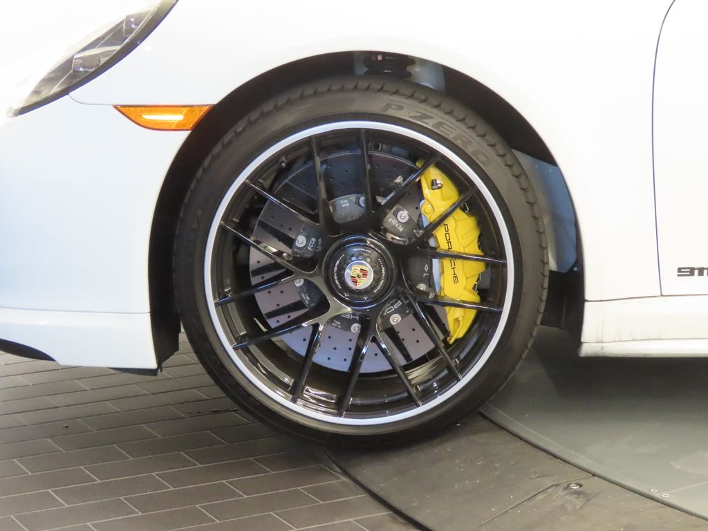 Thumbnail: 2017 Porsche 911 - 11