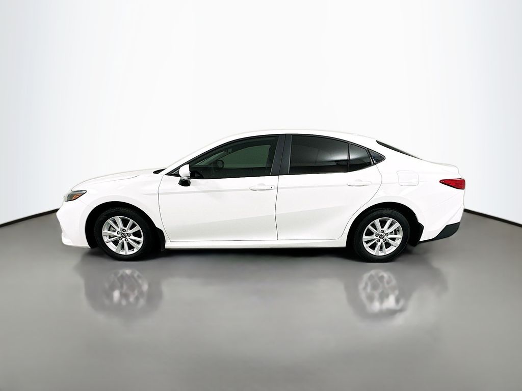 2025 Toyota Camry LE 8