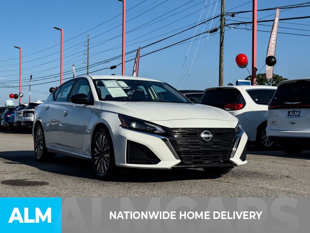 Used 2025 White Nissan 2.5 SV image 4