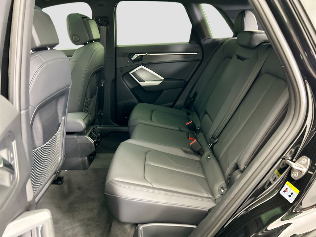 Thumbnail: 2025 Audi Q3 - 19