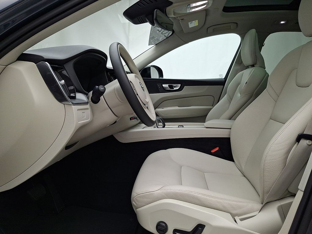 Thumbnail: 2024 Volvo XC60 - 13