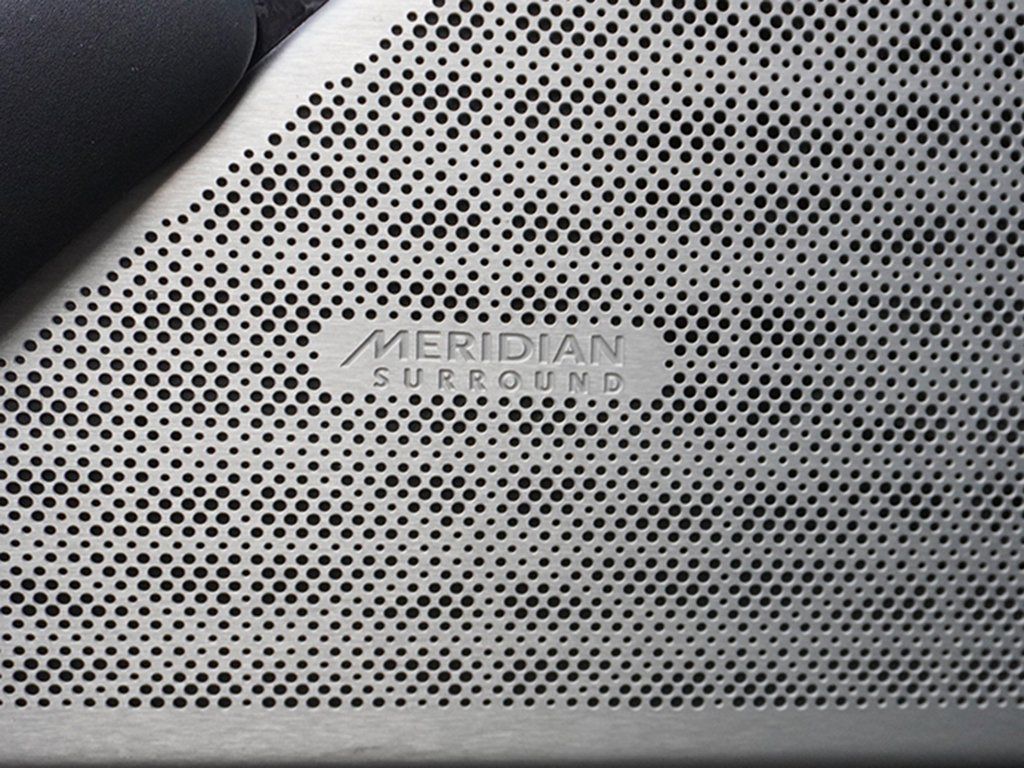 Used 2023 White Land Rover HST image 66